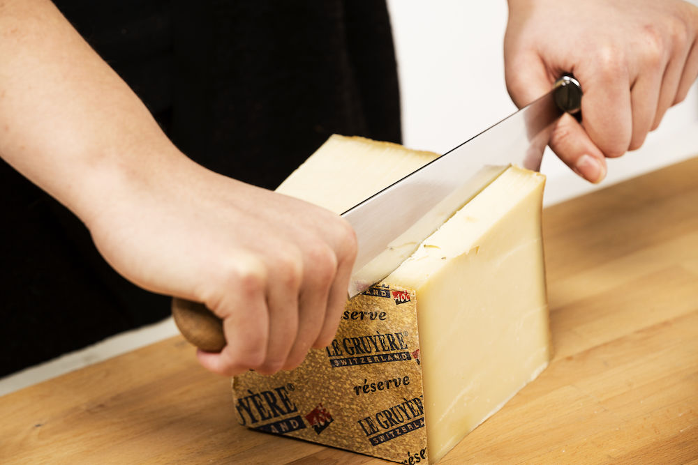 Ostekniv med to håndtak